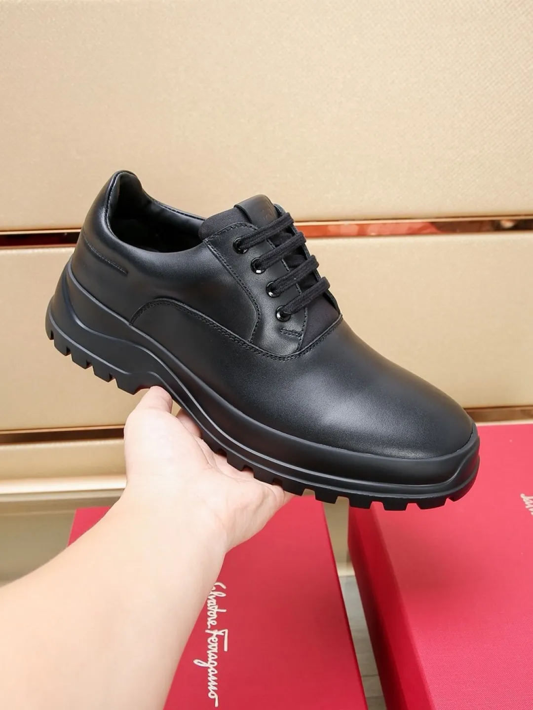 Factory P640💰🔥《Ferragamo》👏Latest•High-end top brand luxury~purchasing agent, top~quality. New fashionable business men's shoes 🔜The uppers are made of original first-layer open-edge beaded cowhide➕cowhide·lining, with fine workmanship. The original stylish and soft combination wear-resistant and non-slip outsole is light and comfortable on the feet. The real thing looks better in real photos. Number of yards: 38--44 (45 and 46 can be customized)
